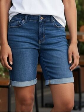 Smart set insider Jean shorts size 2